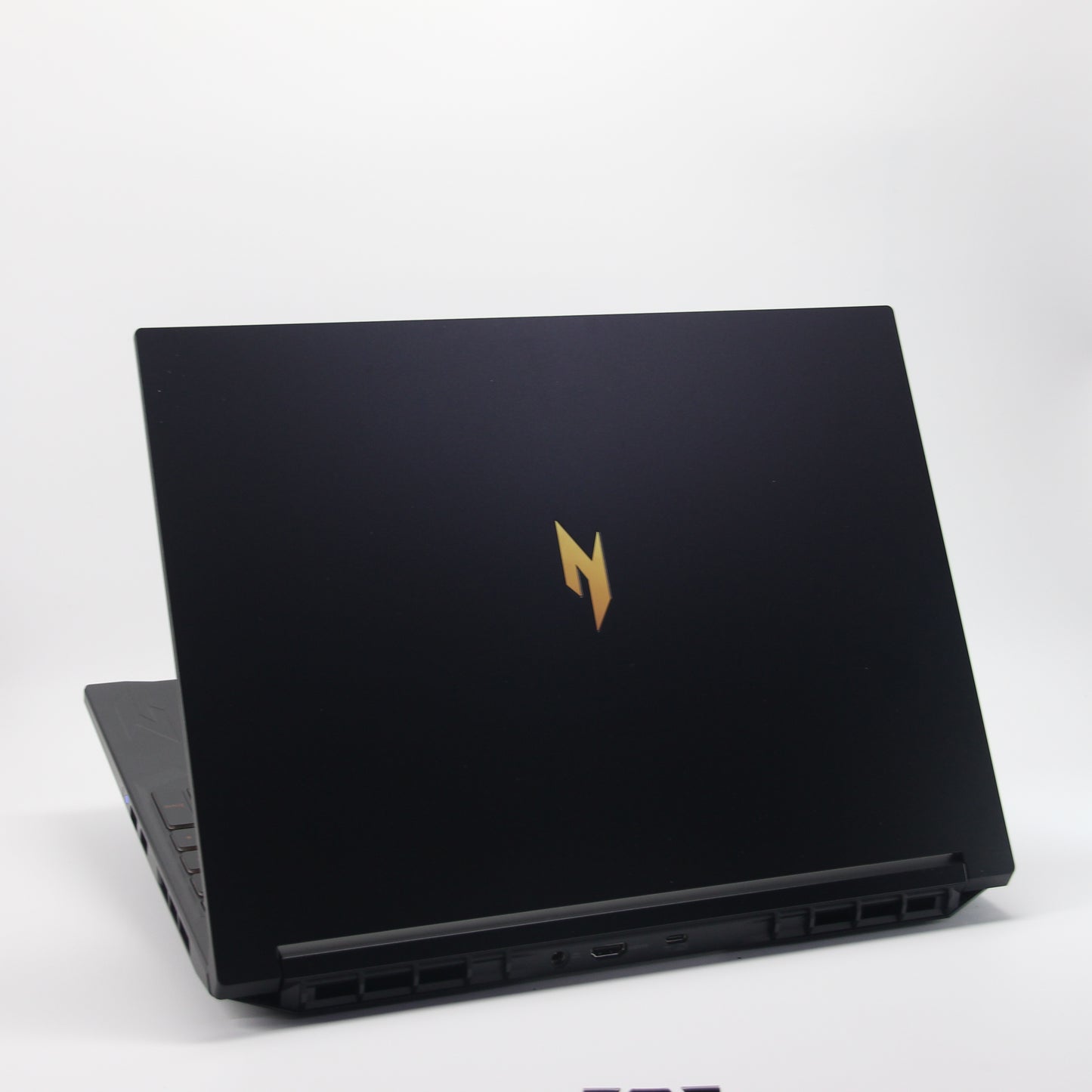 ACER Nitro V16 AI - Ryzen 7 260 - 1 Tb / 16 Gb RAM
