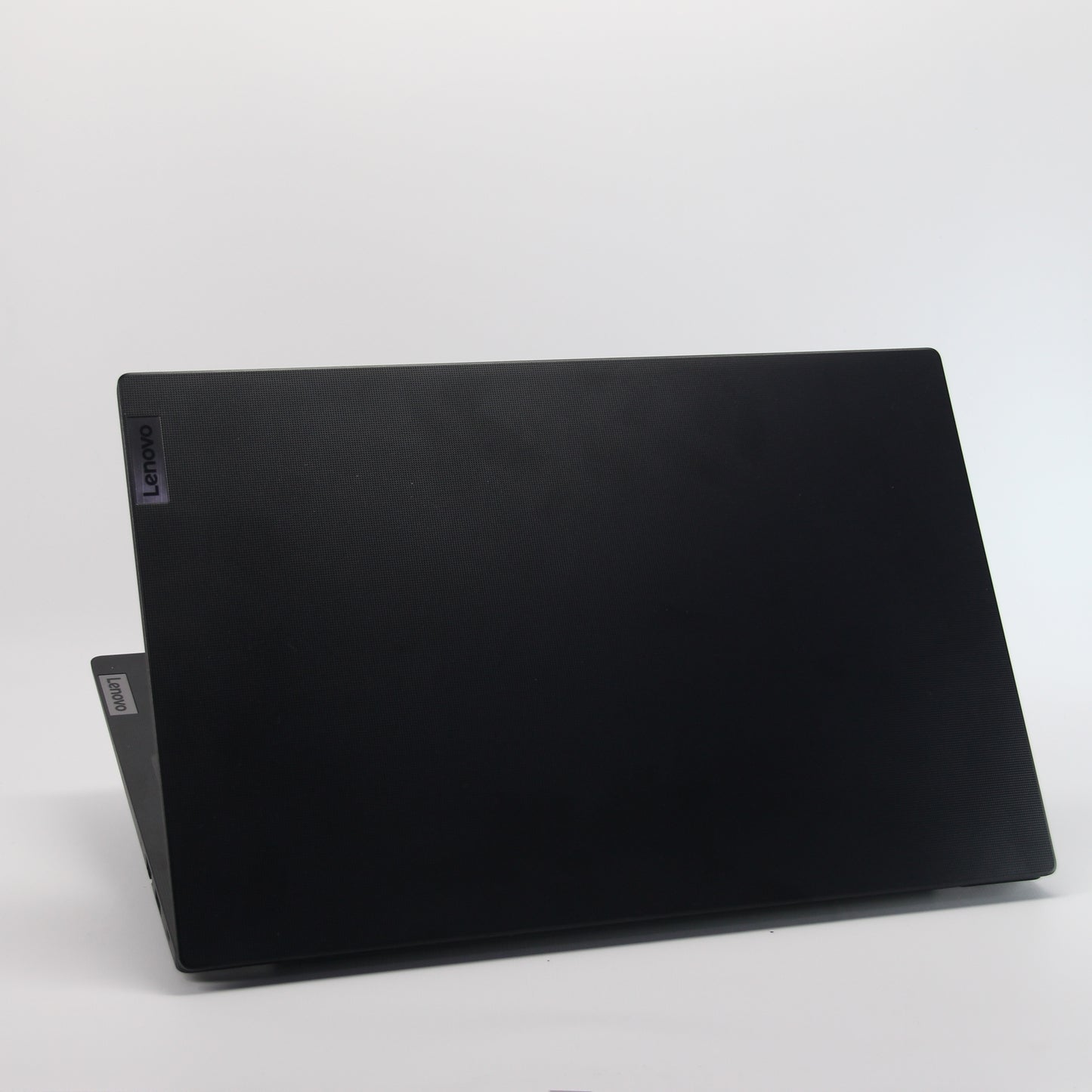 Lenovo - Intel i3-1215U - 256 Gb SSD / 8 Gb RAM