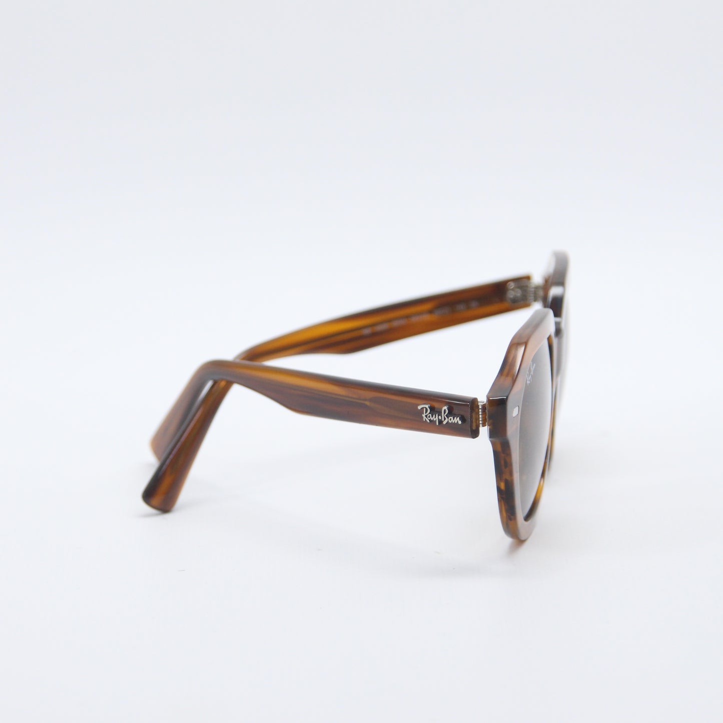Ray-Ban RB439