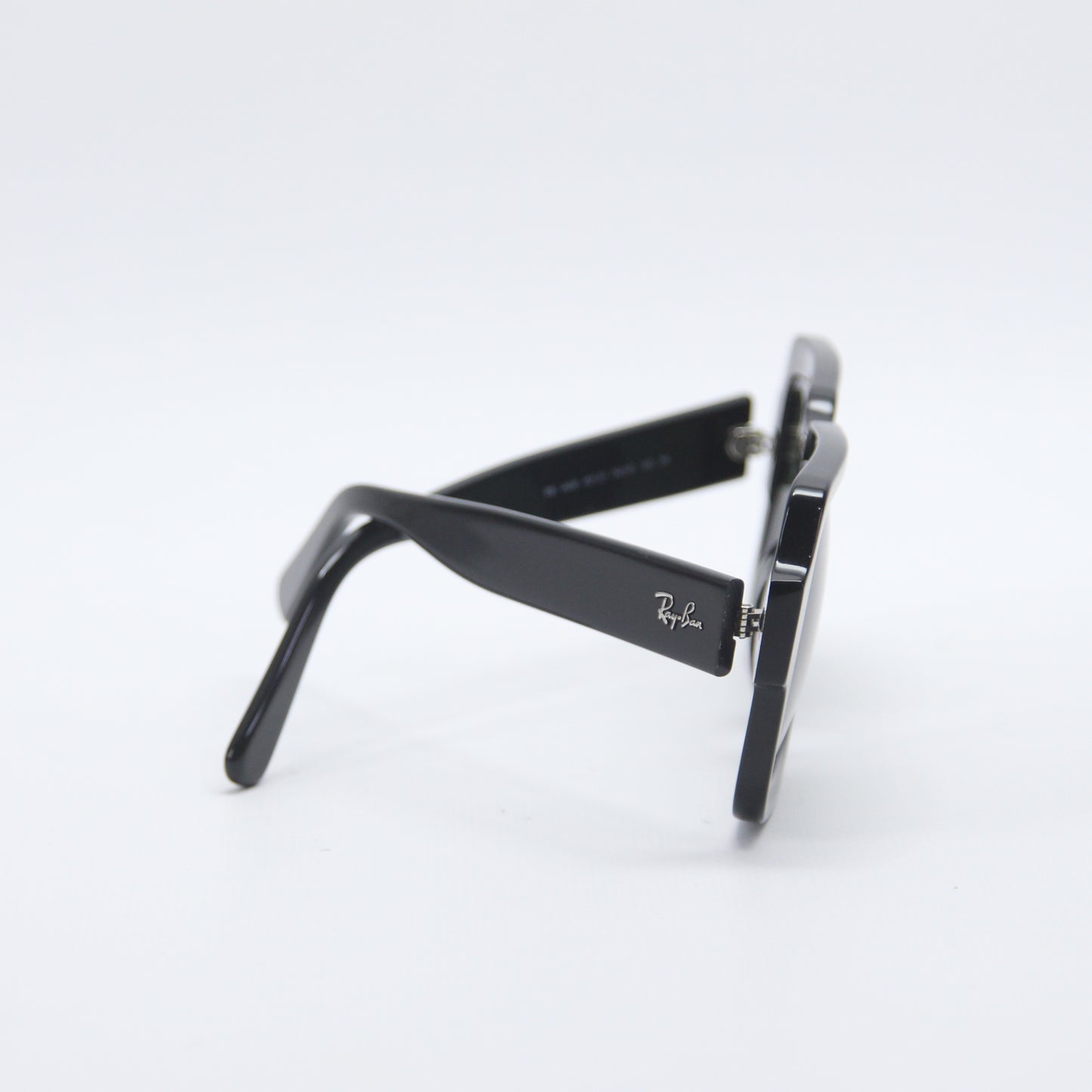 Ray-Ban RB440