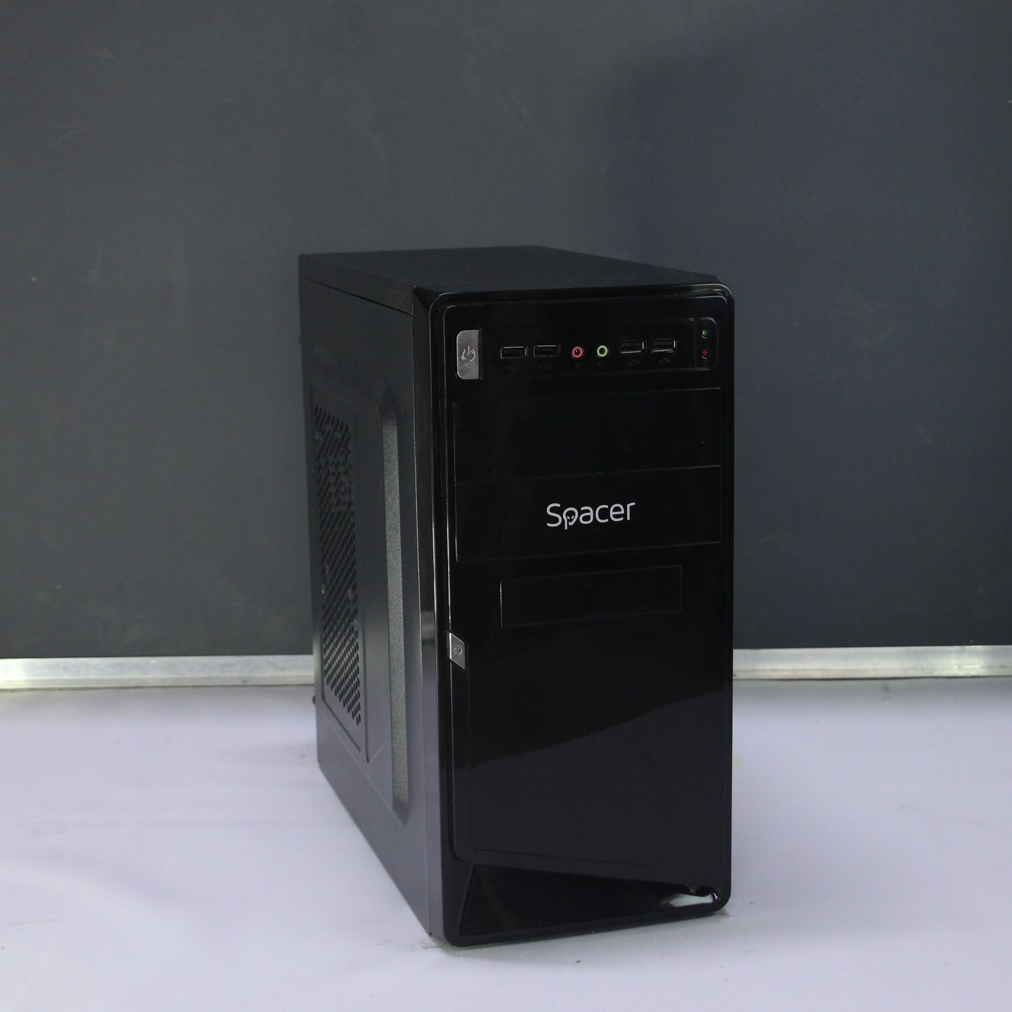 Spacer, GTX 1650, i5-9400F, 256 Gb SSD/500 Gb HDD/16 Gb RAM