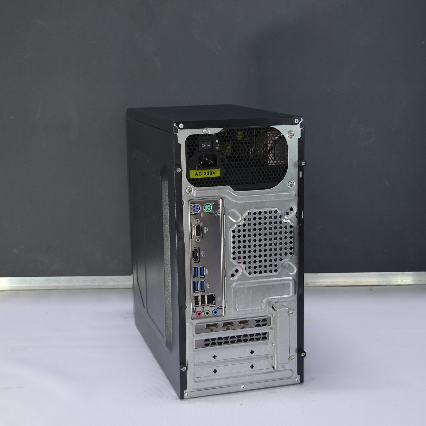 Spacer, GTX 1650, i5-9400F, 256 Gb SSD/500 Gb HDD/16 Gb RAM