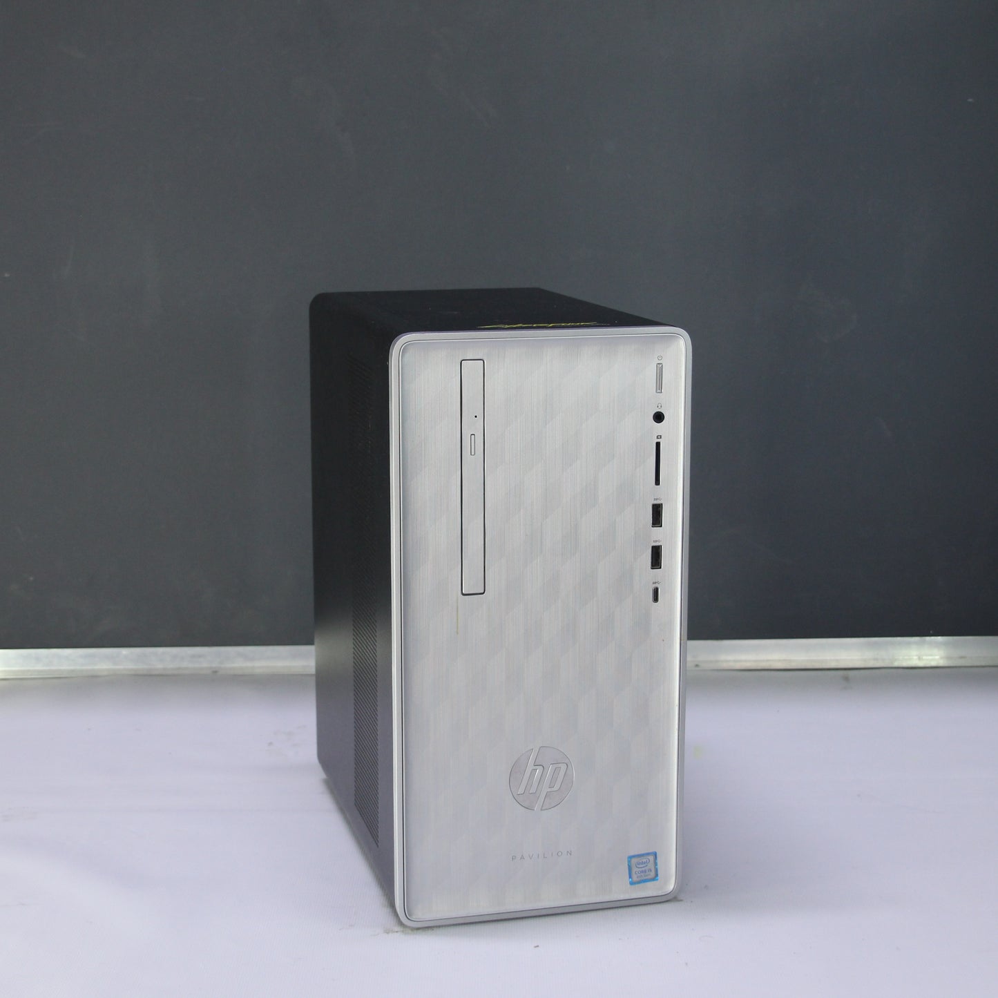 HP Pavilion, GTX 1060, i5-8400, 512 Gb SSD/16 Gb RAM