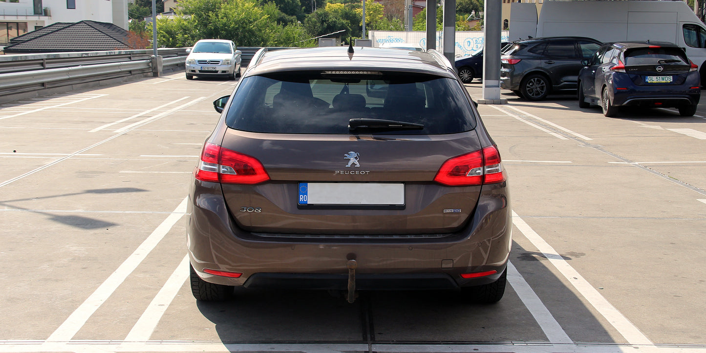 Peugeot 308 SW BlueHDi 120 Stop & Start Winter Edition - 218 000 Km
