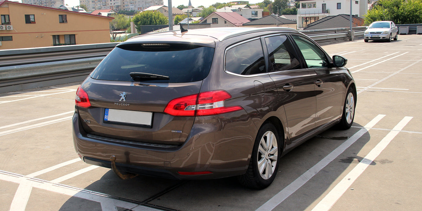 Peugeot 308 SW BlueHDi 120 Stop & Start Winter Edition - 218 000 Km