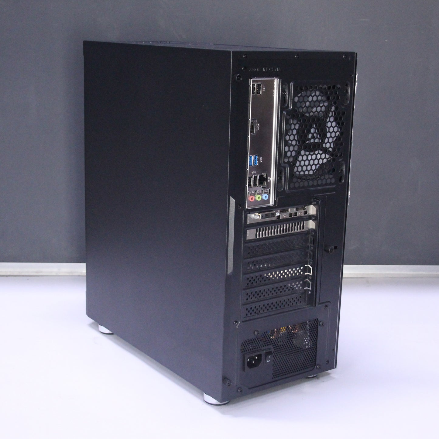 Alpha Gear ZMEU, RTX 3050, i5-10400F, 256 Gb SSD/ 500 Gb HDD/16 Gb RAM
