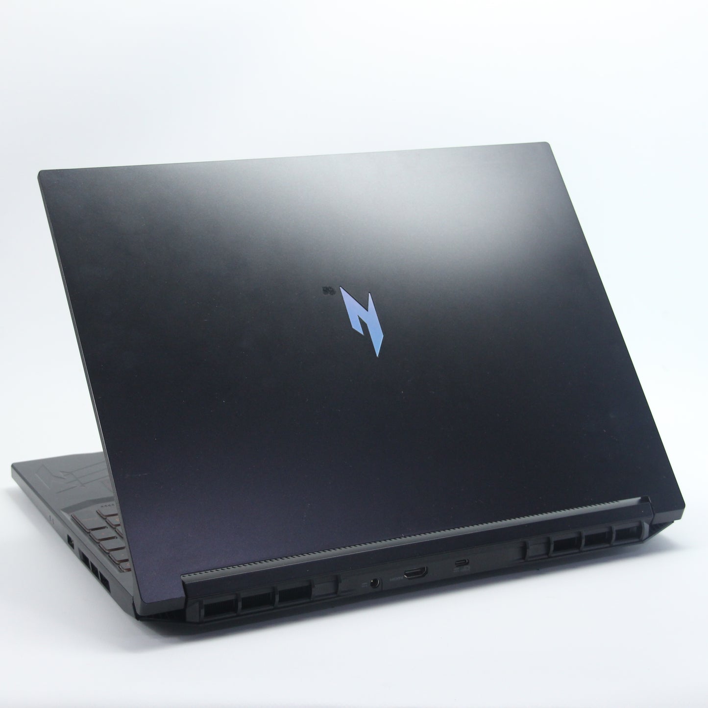 ACER Nitro V16, RTX 4060, Ryzen 7 8845HS, 1 Tb SSD/16 Gb RAM
