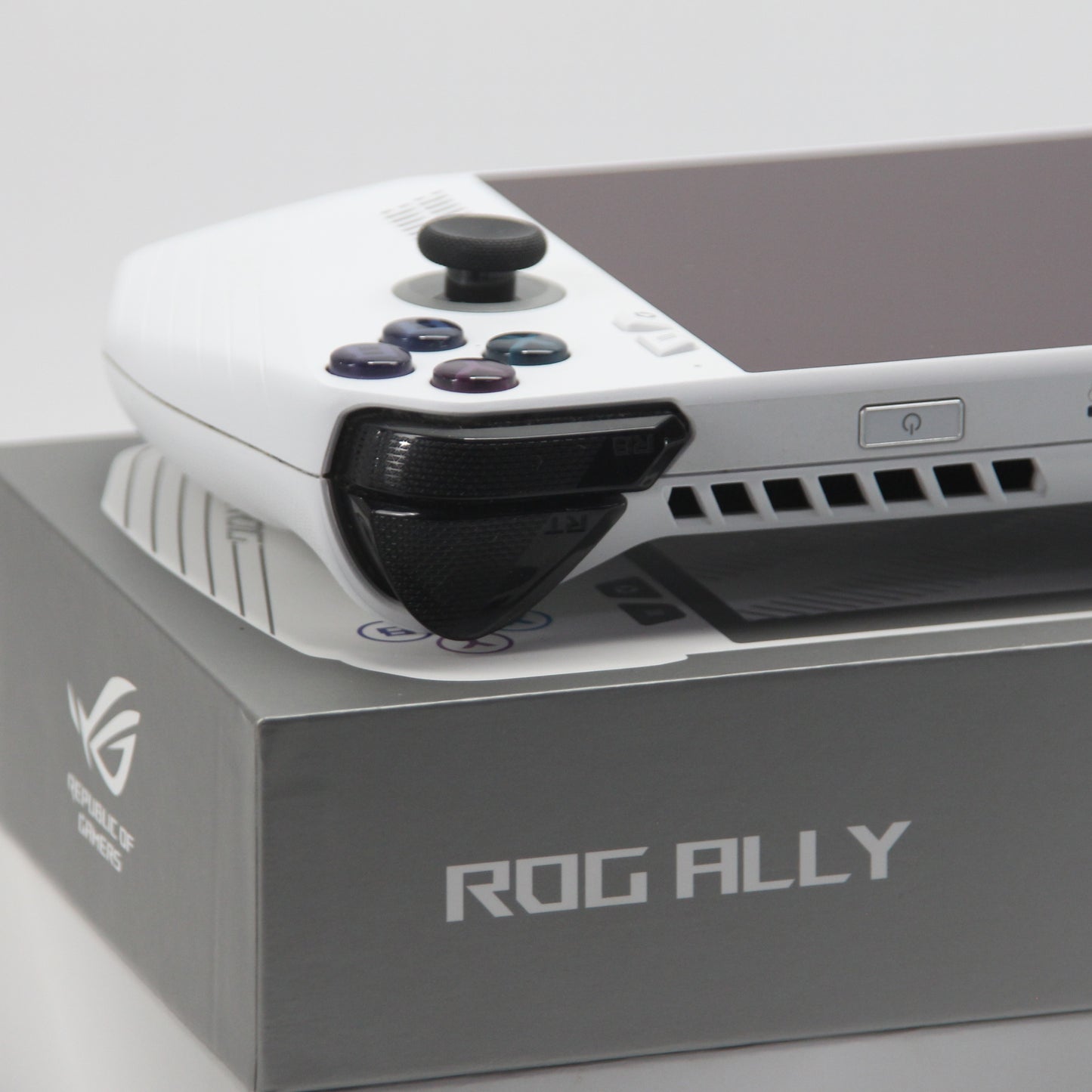 ASUS Rog Ally, Ryzen Z1 Extreme, 512Gb SSD / 16 Gb RAM