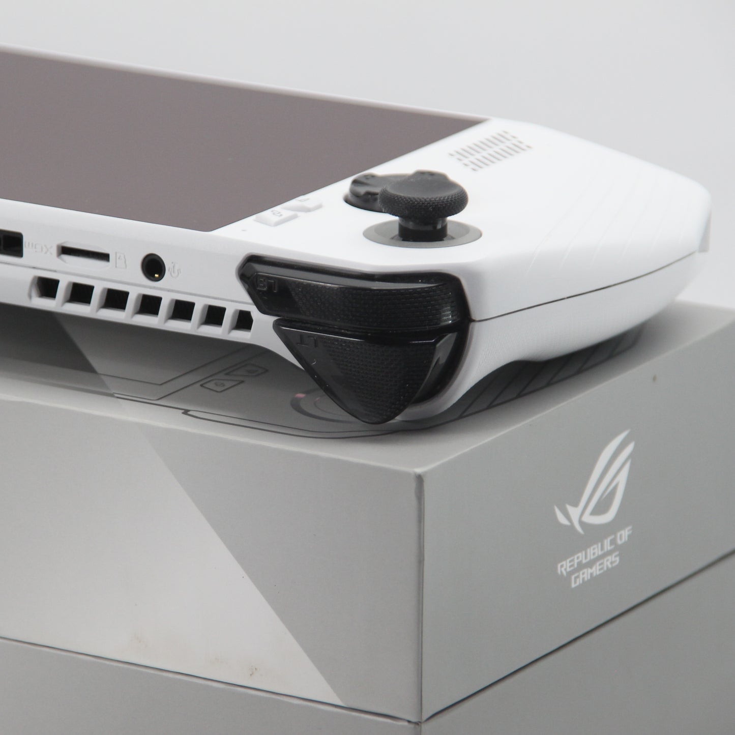 ASUS Rog Ally, Ryzen Z1 Extreme, 512Gb SSD / 16 Gb RAM