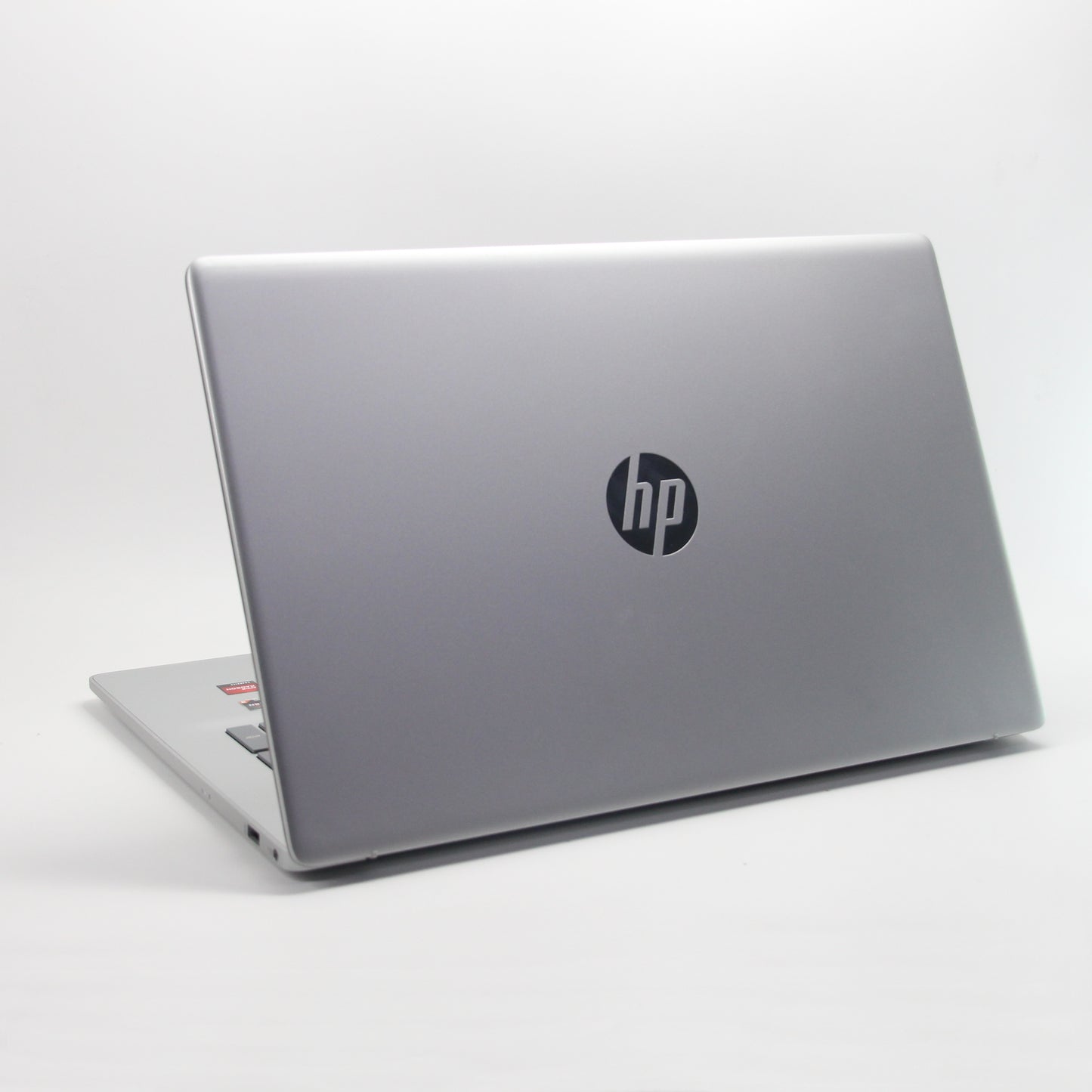 HP 17 - Ryzen 3 7320U - 256Gb/8Gb RAM