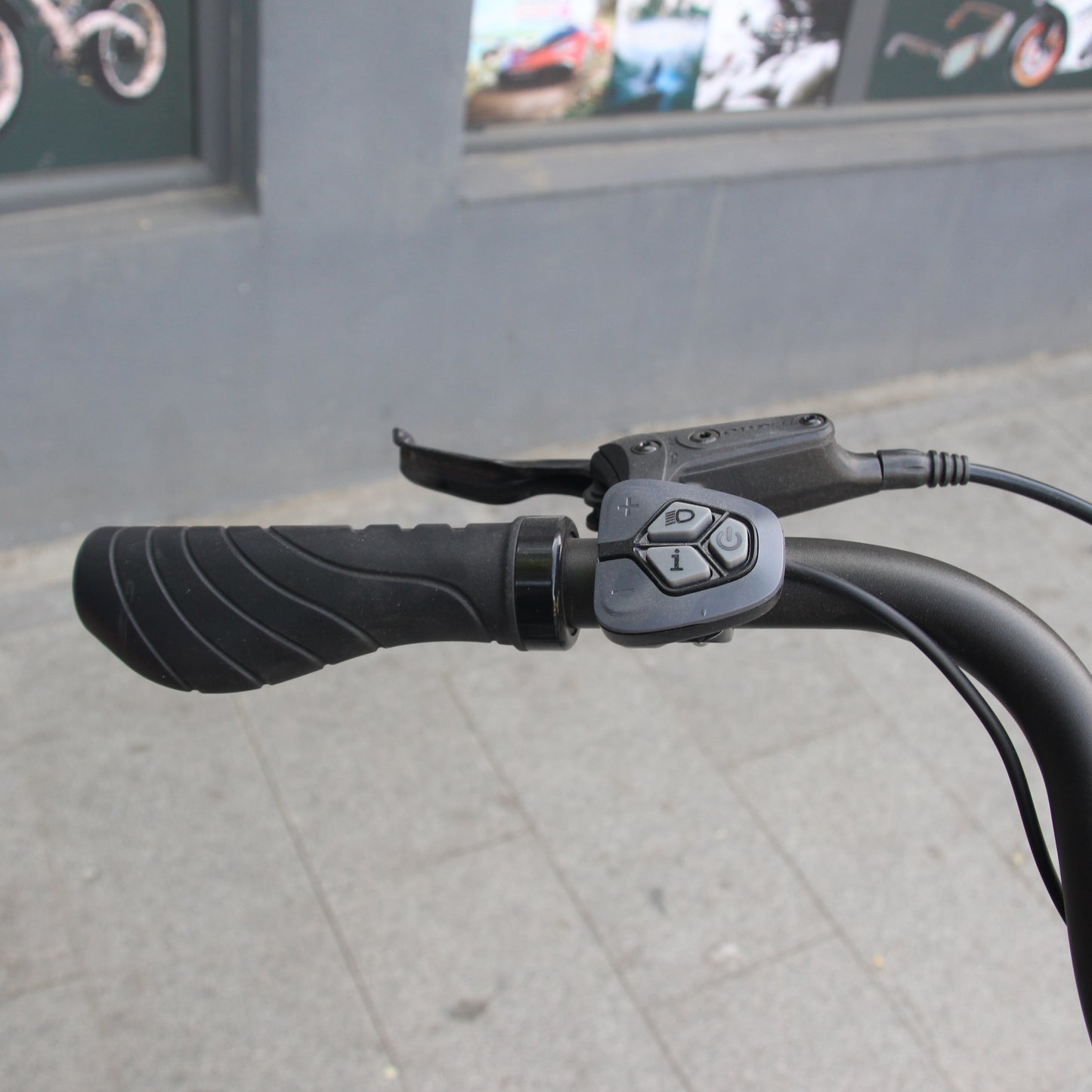 Bicicleta Electrica Brisbane GT2 - 25 Km/h - 700W