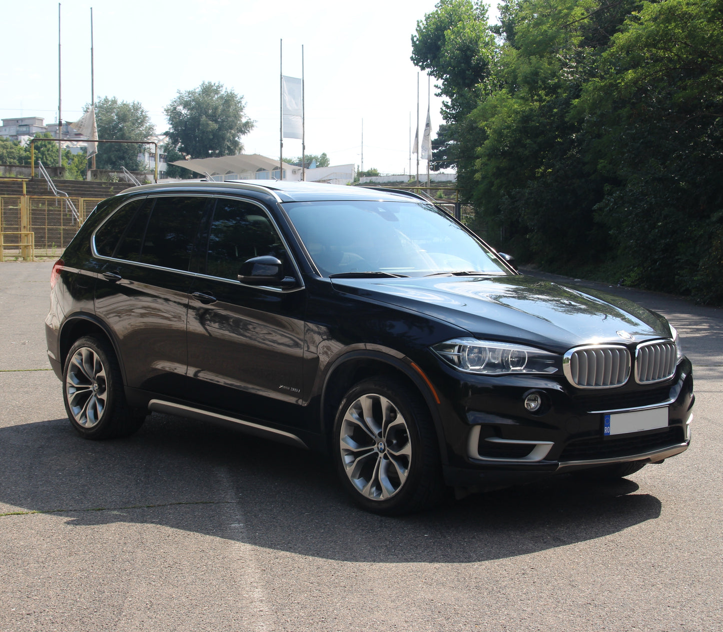 BMW X5 - Motor 3.0 Benzină, 306 Cp, tracțiune integrală automată.  Exterior SUV, an fabricație 2018, 175.000 km.