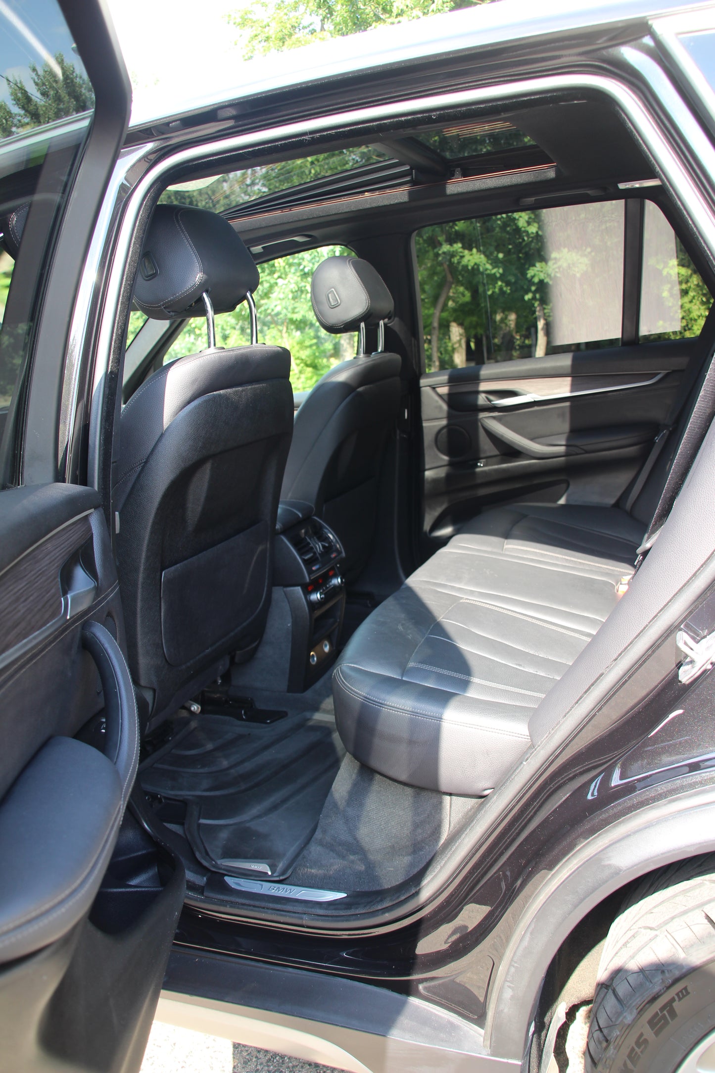 BMW X5 - Motor 3.0 Benzină, 306 Cp, tracțiune integrală automată.  Exterior SUV, an fabricație 2018, 175.000 km.
