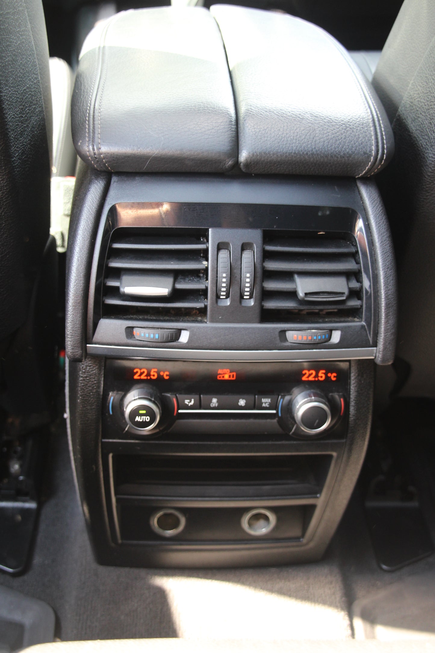 BMW X5 - Motor 3.0 Benzină, 306 Cp, tracțiune integrală automată.  Exterior SUV, an fabricație 2018, 175.000 km.